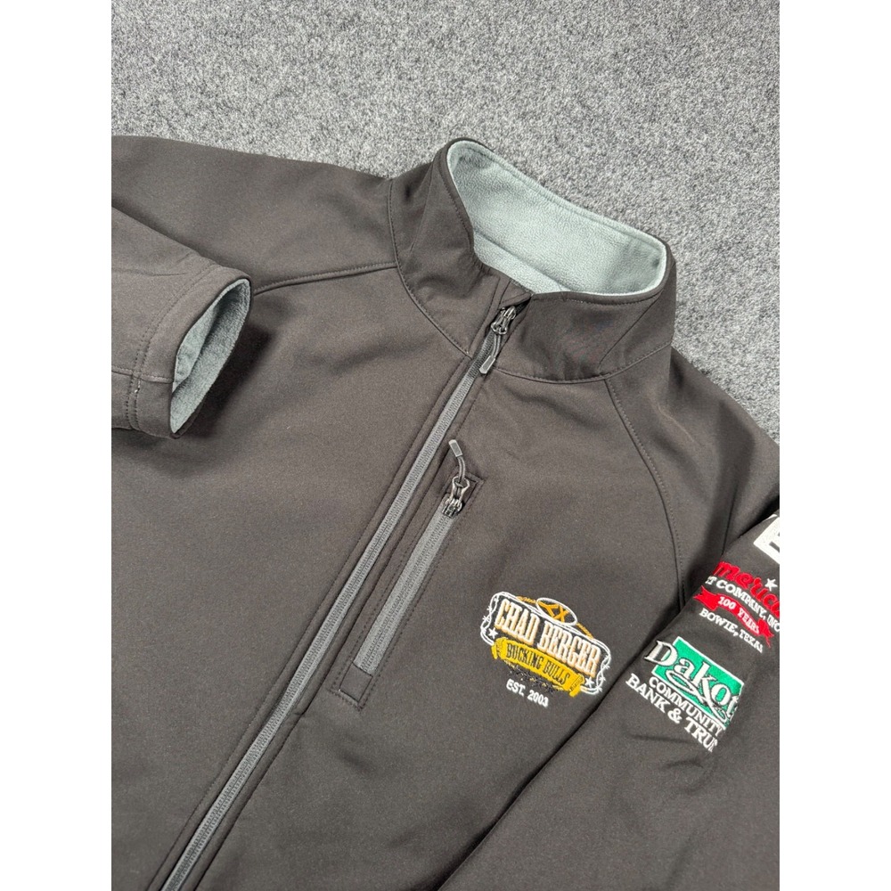 Chad Berger Bucking Bulls Landway Soft Shell Jacket Mens L Rodeo Sponsor Embroid